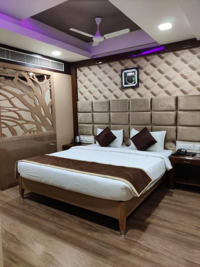 Sri Ram Hotel 蒂鲁内尔维利 外观 照片
