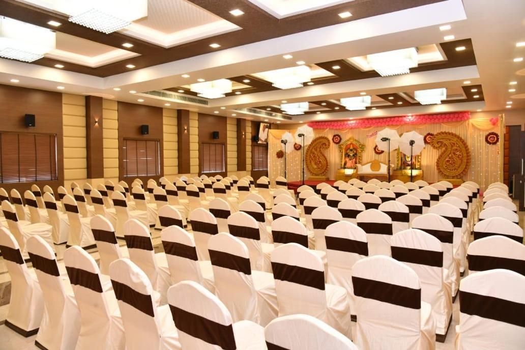 Sri Ram Hotel 蒂鲁内尔维利 外观 照片