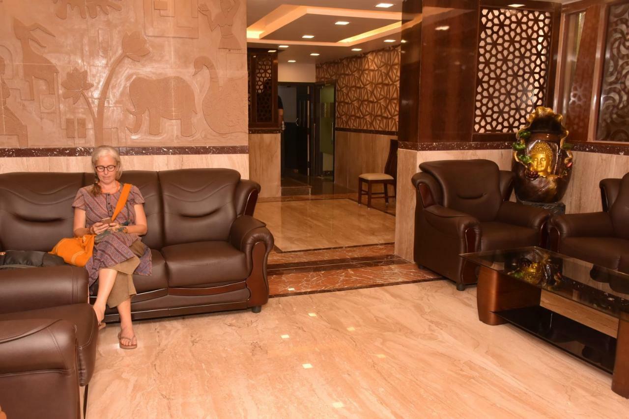 Sri Ram Hotel 蒂鲁内尔维利 外观 照片