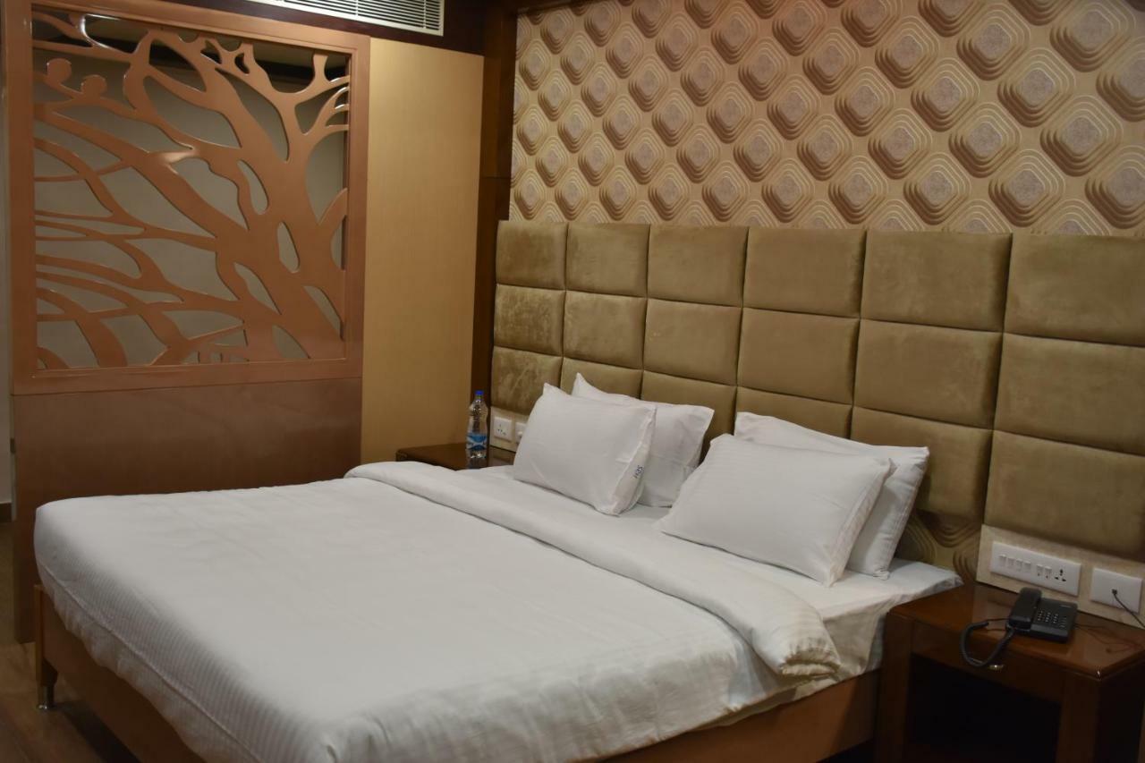 Sri Ram Hotel 蒂鲁内尔维利 外观 照片