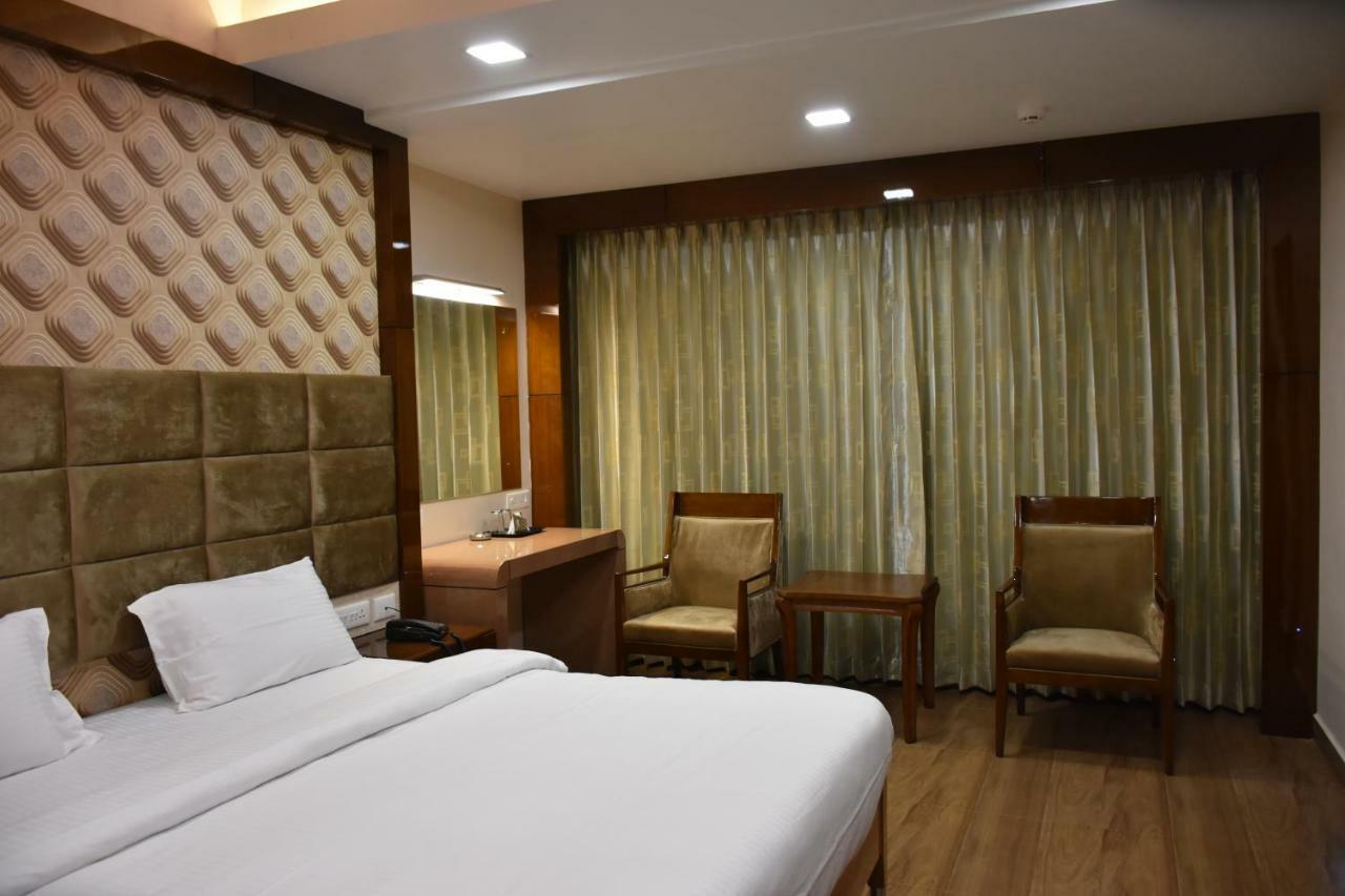 Sri Ram Hotel 蒂鲁内尔维利 外观 照片